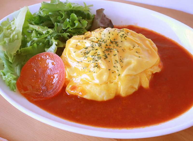 太陽のオムライス トマトソース